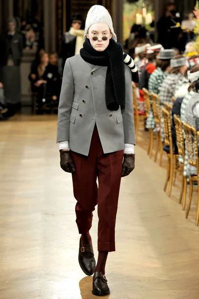 Look 10